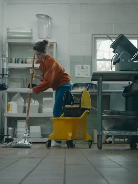 Temizlik Yapan Kadının Arkasından Yaklaşıp İstediğini Alıyor Türkçe Altyazılı Sex Filmi